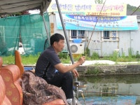 산장가든 유료낚시터 > 생미끼(새우/참붕어)낚시 찌올림 죽여줘어요!!!!!!!!!!!!!!!! : 낚시사랑