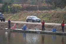 진우낚시터 유료낚시터 > 주말 진우지 송어와 붕어낚시 : 낚시사랑