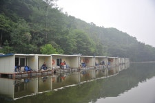 용인지곡낚시공원 유료낚시터 > ◐ 헐 깜상붕어와 4짜가 4마리 ◐ : 낚시사랑