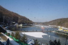 용인지곡낚시공원 유료낚시터 > 새해 첫 5짜붕어 올라왔습니다. : 낚시사랑