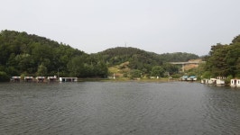 큰골낚시터 유료낚시터 > 여유로운 큰골의 주말 풍경입니다. : 낚시사랑