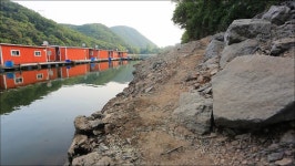 유정낚시터 유료낚시터 > 밤낚시에 잘 나와요~ : 낚시사랑