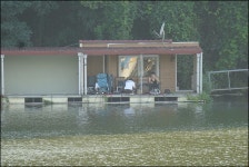 독정낚시터 유료낚시터 > 밤낚시에 대박할 수도... : 낚시사랑