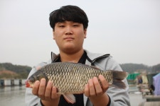 내동지 유료낚시터 > *** 대물이 움직입니다. *** : 낚시사랑 내동지 유료낚시터 >  *** 대물이 움직입니다. *** : 낚시사랑