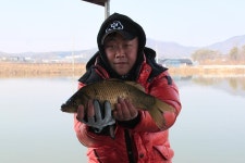 만정낚시터 유료낚시터 > 3월8일 안성만정지 낚시이야기 : 낚시사랑