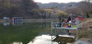 양평수곡낚시터 유료낚시터 > 힐링 양평 수곡낚시터 대물 4짜붕어,주중조황 및 붕어방류,수상좌대 할인요금 안내 : 낚시사랑