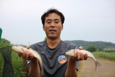 내동지 유료낚시터 > *** 뭐가 이리 많아??? *** : 낚시사랑