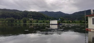 어우실지 유료낚시터 > 주말 전좌대에서 입질이 좋았네요 만수가 임박했네요 모든 조사님에 입가에 미소가 .. 문이 031 882 6500 :..