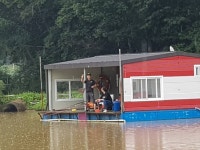 요덕골 유료낚시터 > 장마~~요덕골은 변함없습다, : 낚시사랑