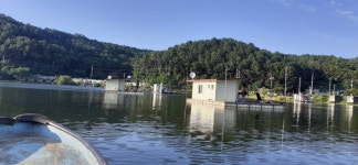 어우실지. 유료낚시터 > 폭염에도 수상좌대 만석을 채위 주셔셔 감사합니다 가축없는 어우실 녹조없는 어우실 입니다 : 낚시사랑