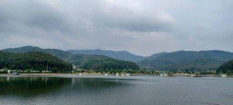 어우실지. 유료낚시터 > 지난한주는 비예보가 있었으나 무소식 저기압이 연속 그래도 열심히 하면 잡는다는데 요 : 낚시사랑