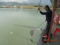 오빈낚시터 유료낚시터 > ***끈적~한 야간 찌올림*** : 낚시사랑