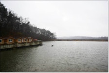 산우물낚시터 유료낚시터 > 2023년 물낚시 1톤 방류로 시작 합니다 : 낚시사랑