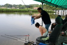 새마을낚시터 유료낚시터 > 물 반 고기 반 : 낚시사랑