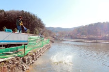 한터낚시터. 유료낚시터 > 2023 / 11 / 10 금요일 한터 낚시터 향어 잉어 방류~ : 낚시사랑