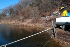 한터낚시터. 유료낚시터 > 2024 / 01 /06 송어 대량 방류했습니다 : 낚시사랑