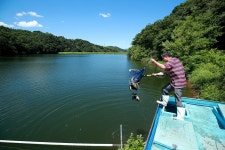 한터낚시터. 유료낚시터 > 한터 낚시터 2024년 5월28일(화요일) 향어 대량 방류했습니다. : 낚시사랑