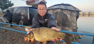 영종낚시터(구만정낚시터) 유료낚시터 > 2024.10.25(금) 화창한 가을낚시에 기웃거리는 대물들! : 낚시사랑