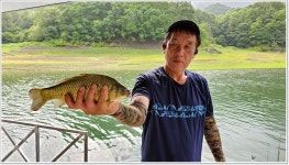 어신 > 오름수위 충주호 문골낚시터의 사짜 : 낚시사랑