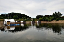 록기사 > 시설좋은 수상글램핑 토종붕어 마릿수보장 두메낚시터 : 낚시사랑