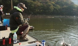 유정낚시터 > ★유정지 송어개장날(동영상)★ : 낚시사랑