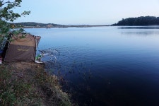낙엽비 민물낚시 노지조행기 > 비가 바람에게 말합니다.. 구암저수지에서... : 낚시사랑