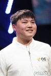 포모스 [IEM 포토] 우지 지안 지하오 인터뷰 앞두고 함박 웃음 [IEM 포토] 우지 지안 지하오 인터뷰 앞두고 함박 웃음
