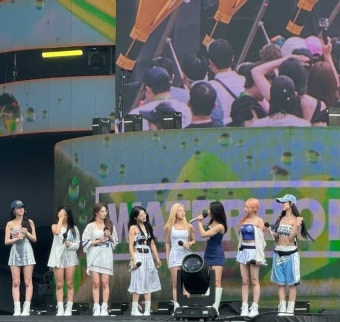 포모스 매우 실망스러운 프로미스나인 워터밤 무대 의상 매우 실망스러운 프로미스나인 워터밤 무대 의상