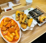 포모스 성인 남성 혼자 다 먹을 수 있다 VS 쌉돼지만 가능 성인 남성 혼자 다 먹을 수 있다 VS 쌉돼지만 가능