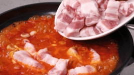 푸드장 - 신사강 가마솥 김치찌개 500g 신사강 가마솥 김치찌개 500g