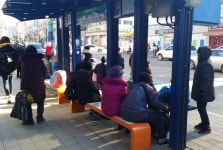 보도자료-강화군, 버스승강장 온열의자 설치 내용 | 강화군청>강화소개>강화소식