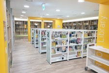 강남문화재단 > 문화공간·대관 > 일원라온영어도서관 > 도서관 소개 · 이용안내 산하기관 > 강남문화재단 > 문화공간·대관 > 일원라온영어도서관... 