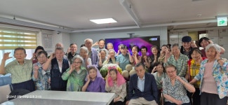 역삼재가노인데이케어센터 > 함께나누는공간 > 포토갤러리 산하기관 > 역삼재가노인데이케어센터 > 함께나누는공간 > 포토갤러리