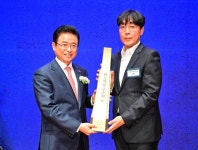 경북도, 무역의 날 맞아‘74개 수출 탑’수상 | 보도자료>경북소식>도정소식>경상북도 경북도청, 경상북도, 경북, 도청, Gyeongsangbuk-do