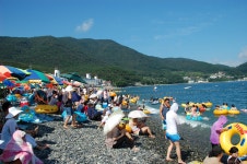 거제여행 > 해수욕장 > 상세보기 학동 흑진주 몽돌해변