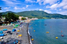 거제여행 > 해수욕장 > 상세보기 학동 흑진주 몽돌해변