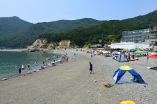 거제여행 > 숙박 > 지역별숙박 > 상세보기 여차몽돌해변