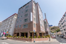 거제여행 > 숙박 > 공중위생서비스평가최우수업소 > 상세보기 홈포레스트 레지던스호텔