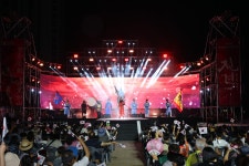 소통참여 > 거제미디어 > 보도자료 > 거제옥포대첩축제 ‘뮤지컬 옥포해전&해상불꽃전투’ 공연, 2025년 경남 지역대표공연예술제 지원사업... 