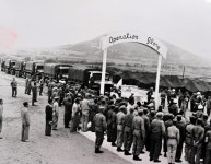 거제소개 > 영상기록관 > 시대별 > 포로송환(송환거부를 한 반공포로들) | 거제시청