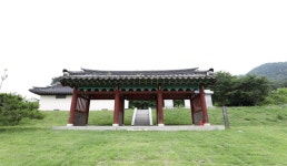 연안이씨삼세비각 | 관광정보 | 여행정보 | 경기관광플랫폼