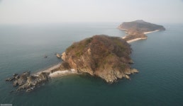 입파도 홍암 | 관광정보 | 여행정보 | 경기관광플랫폼