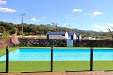 도그랜드 애견글램핑 카라반&자담치킨