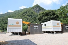 꿈꾸는 강 펜션 & 카라반 고캠핑