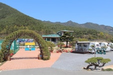 소나무 풍경 펜션 야영장