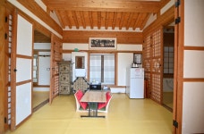 로얄 스위트 대청(안채) > 개별숙박동 > 숙박시설 > 공주한옥마을  로얄 스위트 대청(안채) > 개별숙박동 > 숙박시설 >