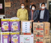 완주군의회, 사회복지시설 찾아 이웃사랑 실천 훈훈 완주군의회,  사회복지시설 찾아 이웃사랑 실천 훈훈
