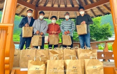 경산시노인종합복지관, 남산면 우검리 경로당에 식료품 꾸러미 전달