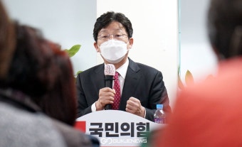 유승민 국민의힘 대선 예비후보 당원들과 대화