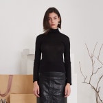 씨유넥스트먼스(See you next month) | 티엠오 바이 써틴먼스(TMO BY 13MONTH) SEE-THROUGH TURTLENECK T-SHIRT (BLACK) | GVG 스토어. 전 세계직배송.